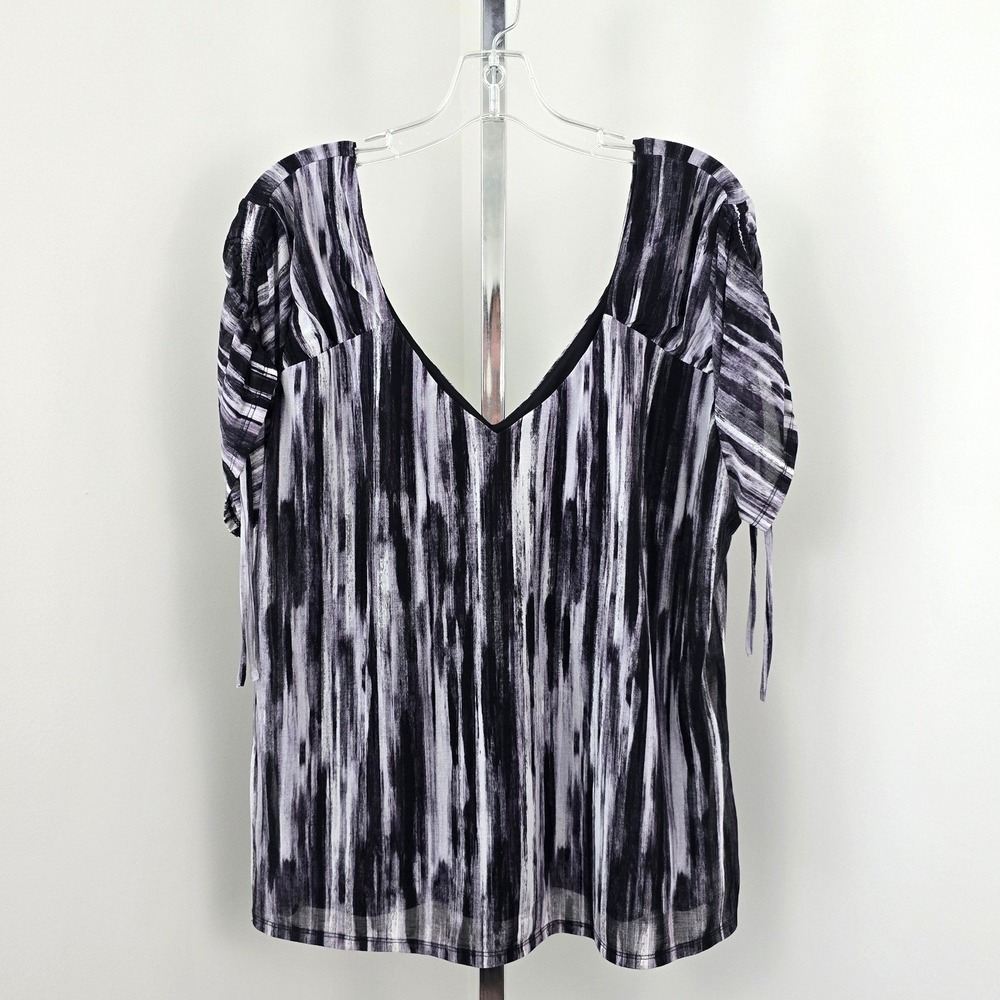 41 Hawthorn V-neckline Rouch‎ Shoulder Print Top Black Gray XXL